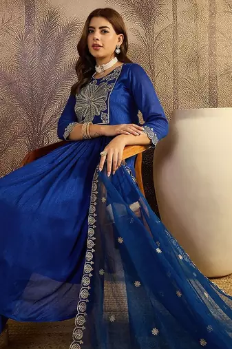 embroidered round neck kurta & trousers with dupatta