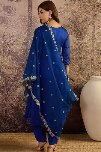 embroidered round neck kurta & trousers with dupatta
