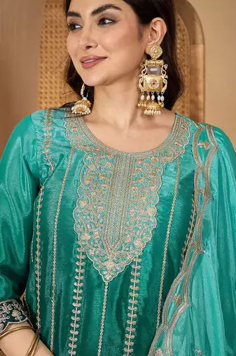 women floral printed kurta with trousers & dupatta