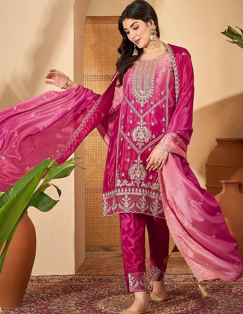 women floral embroidered kurta with pyjamas & dupatta