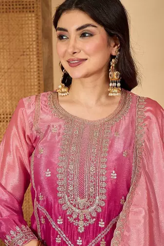 women floral embroidered kurta with pyjamas & dupatta