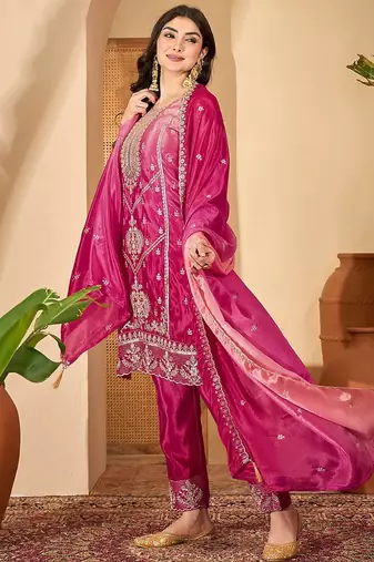 women floral embroidered kurta with pyjamas & dupatta