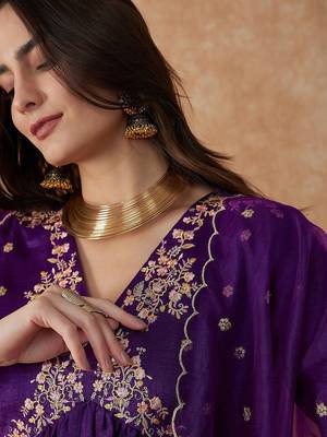 printed flared sleeves kurta & trousers with dupatta 2