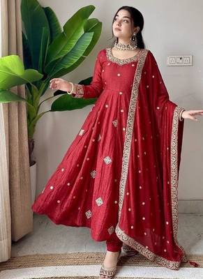 Red silk blend embroidered flared gown set 3