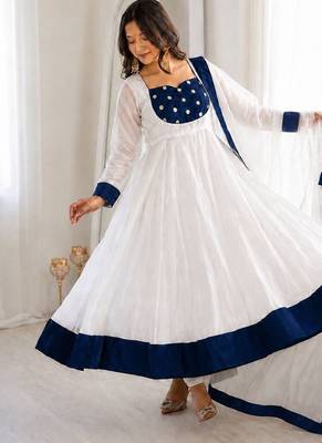 White silk blend embroidered flared gown set 1