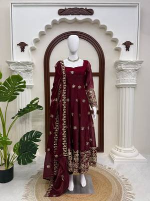 Maroon silk blend thread flared gown set 3