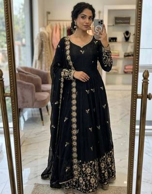 Black silk blend embroidered flared gown set 2