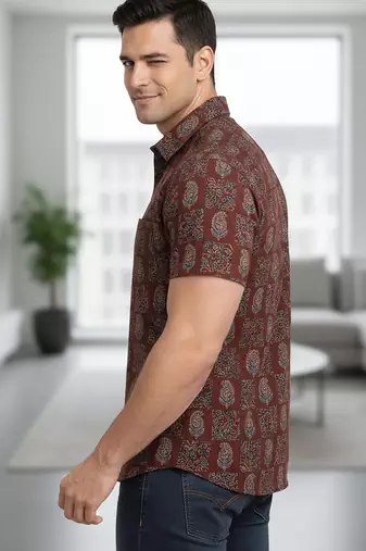 Maroon floral printed cotton shirt for men