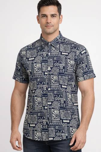 White geometric print cotton casual shirt for men
