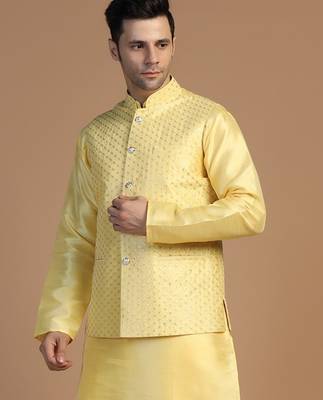 Men yellow embroidered jacket 4