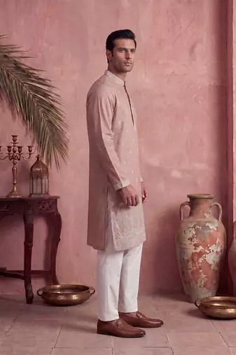 Mens pink silk blend solid embroidered kurta