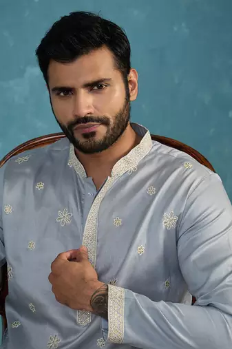 Mens blue silk blend solid embroidered kurta
