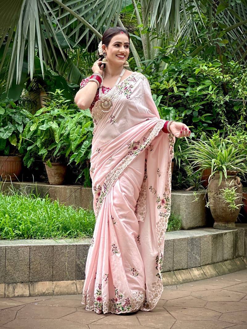 Light Pink Dolla Silk blend Party Wear Saree With Contrance Blosue Peice