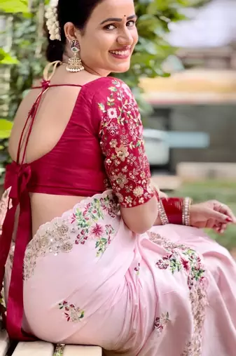 Light Pink Dolla Silk blend Party Wear Saree With Contrance Blosue Peice