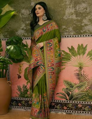 Green position print with zari weaving saree with contrast blouse piece 4
