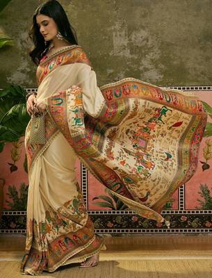 White position print with zari weaving saree with contrast blouse piece 4