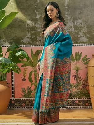 Teal position print with zari weaving saree with contrast blouse piece 3