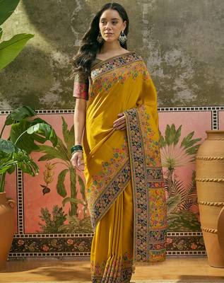 Yellow position print with zari weaving saree with contrast blouse piece 2