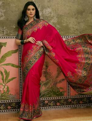 Magenta position print with zari weaving saree with contrast blouse piece 4