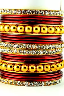 metel churi set maroon colour size-2.4,2.6,2.8