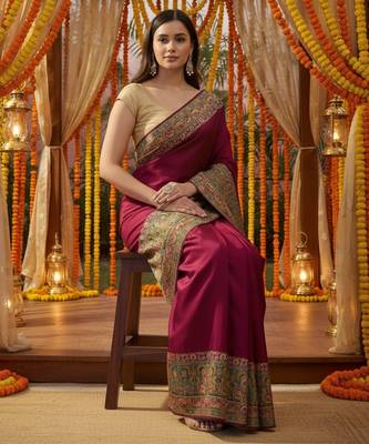 Magenta viscose silk position print saree with contrast blouse piece 4