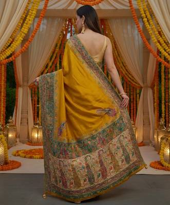Mustard viscose silk position print saree with contrast blouse piece 5