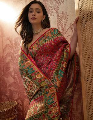 Pink viscose silk position print saree with contrast blouse piece 5