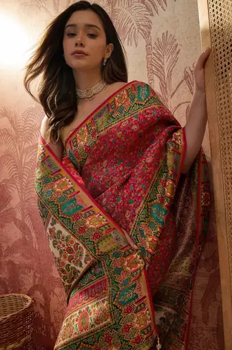 Pink viscose silk position print saree with contrast blouse piece