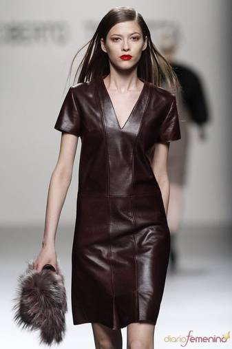 Women’s genuine lambskin maroon dressv-neck dress