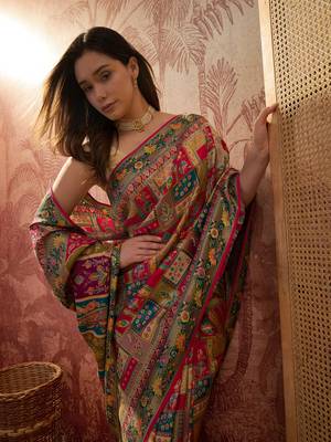 Pink viscose silk position print saree with contrast blouse piece 5
