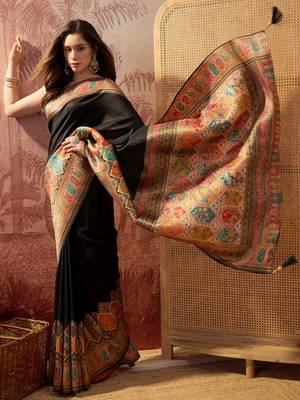 Black viscose silk position print saree with contrast blouse piece 3