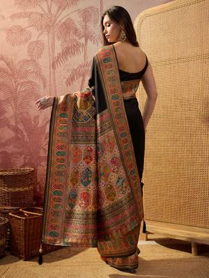 Black viscose silk position print saree with contrast blouse piece 4