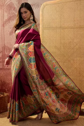 Magenta viscose silk position print saree with contrast blouse piece