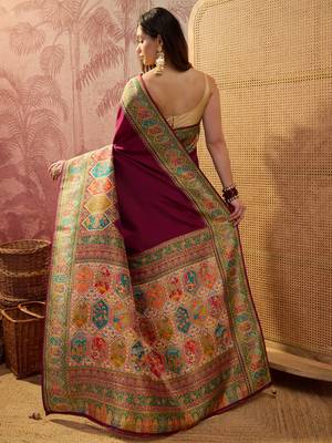 Magenta viscose silk position print saree with contrast blouse piece 4
