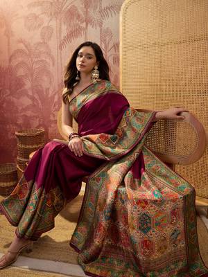 Magenta viscose silk position print saree with contrast blouse piece 5