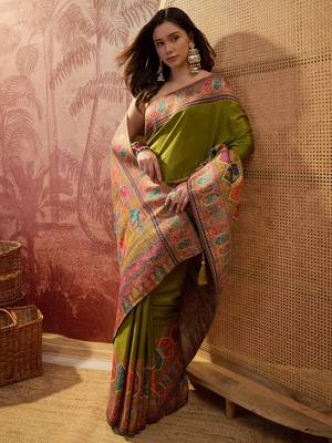 Green viscose silk position print saree with contrast blouse piece 3