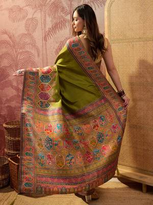 Green viscose silk position print saree with contrast blouse piece 4