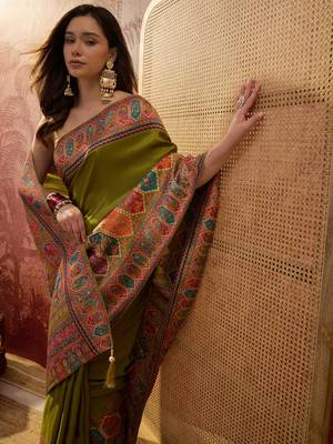 Green viscose silk position print saree with contrast blouse piece 5