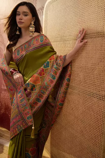 Green viscose silk position print saree with contrast blouse piece