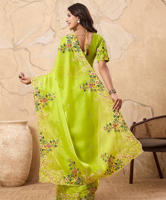 Green color  embroidery  work tissur silk party wear saree with heavy work  blouse piece 3