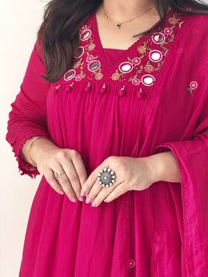 Pink embroidered cotton kurta pant with dupatta 5