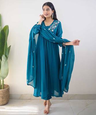 Blue embroidered cotton kurta pant with dupatta 5
