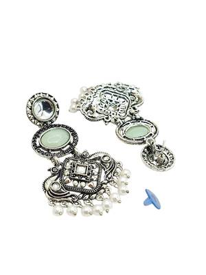Silver oxidised kundan mint green long earrings 3