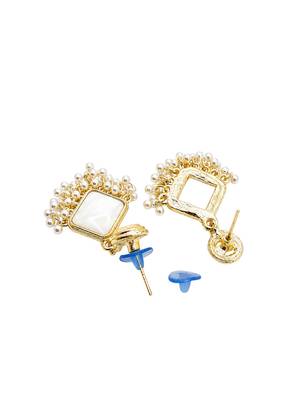 Gold plated square shape white earrings 3