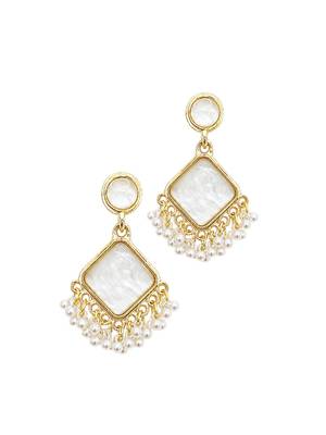 Gold plated square shape white earrings 4