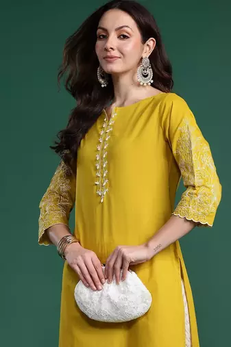 Floral embroidered kurta