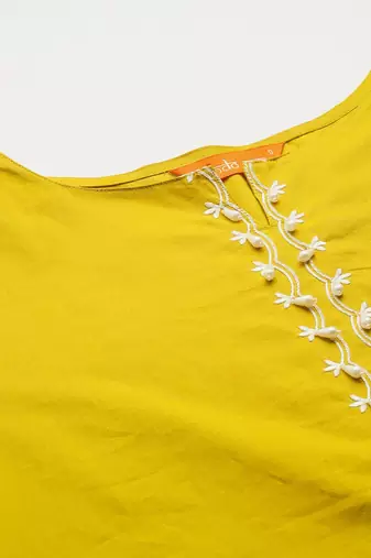 Floral embroidered kurta