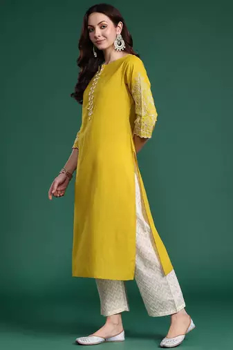Floral embroidered kurta
