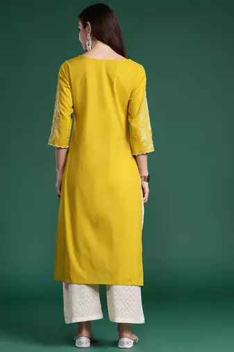 Floral embroidered kurta