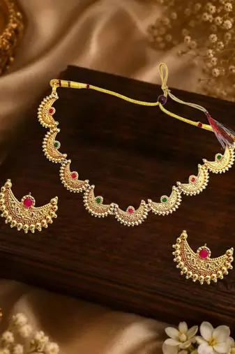 Gold plated chandrakor necklace set
